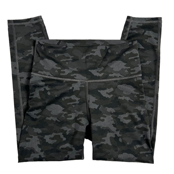 Fabletics Camo Print Cropped Activewear Leggings - Picture 1 of 13